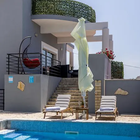 Clissa Villa *