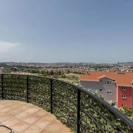 Clissa Villa